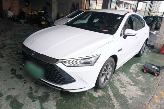 比亚迪 秦PLUS 2024款 荣耀版 DM-i 55KM领先型