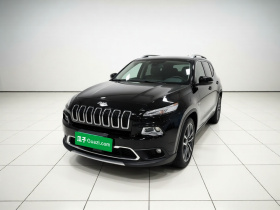 Jeep 自由光 2020款 2.0L 两驱经典运动版