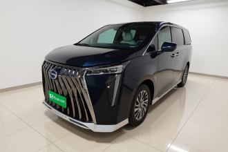 广汽传祺 传祺M8 2023款 宗师系列 双擎 御尊版