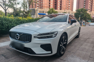 沃尔沃S60 2021款 T4 智远运动版