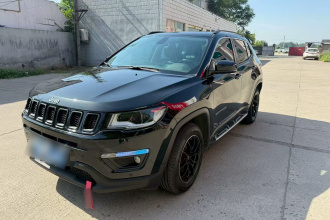 Jeep 指南者 2020款 220T 自动精英版