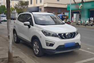 长安CS15 2016款 1.5L 手动时尚版