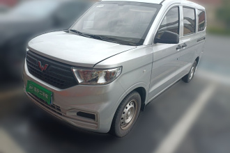 五菱汽车 五菱宏光V 2022款 1.5L劲取版电动助力LAR