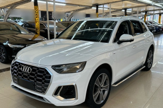 奥迪Q5L 2022款 45T 豪华动感型