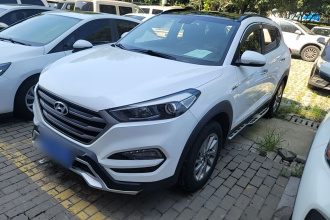 现代 途胜 2018款 1.6T 双离合两驱15周年特别版