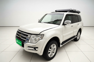 三菱 帕杰罗（平行进口）   V97 3.8L 五门 GLS 天窗 双差 中东