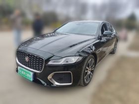 捷豹XFL 2022款 XFL 2.0T P250 两驱尊享豪华版