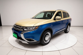 三菱 欧蓝德 2016款 2.4L 四驱精英版 5座