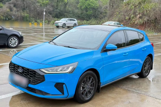 福特 福克斯 2022款 两厢 EcoBoost 180 自动竞速版