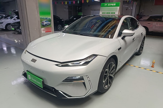 吉利银河 银河E8 2025款 700km 远航智驾版