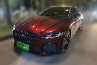 捷豹XFL 2023款 XFL 2.0T P250 两驱尊享豪华鎏金版