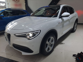 阿尔法·罗密欧 Stelvio斯坦维 2017款 2.0T 200HP 精英版