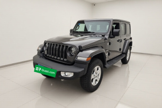 Jeep 牧马人 2019款 2.0T Sahara 四门版 国VI