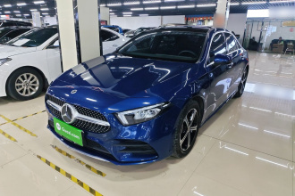 奔驰A级 2022款 改款三 A 200 L 运动轿车时尚型