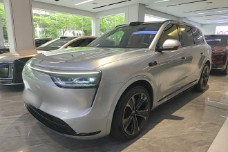 鸿蒙智行 问界M8 2025款 增程 Ultra版 53.4kWh 5座版 (192线激光雷达）