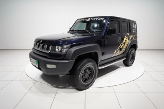 北京越野BJ40 2016款 40L 2.0T 手动四驱尊贵版