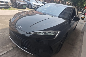 比亚迪 海豹 2023款 DM-i 1.5T 121km 尊荣型