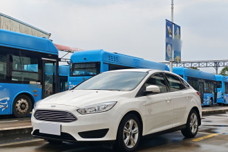 福特 福克斯 2018款 三厢经典 1.6L 自动舒适型智行版