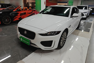 捷豹XEL 2020款 2.0T 200PS R-DYNAMIC 青春运动版