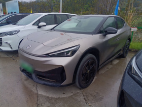 大众 ID.UNYX 与众 2024款 Pro 长续航版