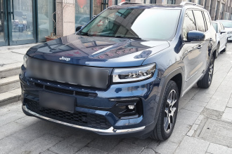 Jeep 大指挥官 2022款 2.0T 两驱豪华版
