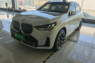 宝马X3 2025款 xDrive30L 领先型 M运动曜夜套装