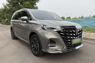 荣威iMAX8新能源 2025款 1.5T DMH 陆尊至享版