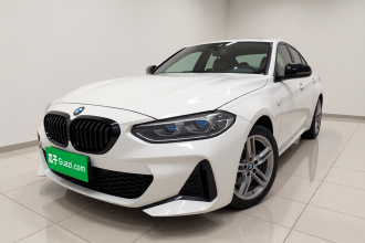 宝马1系 2022款 120i M运动曜夜版