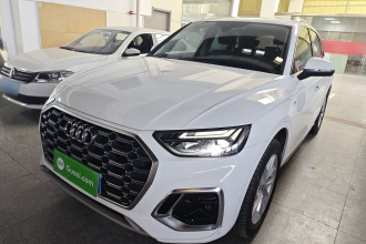 奥迪Q5L 2022款 40T 豪华动感型