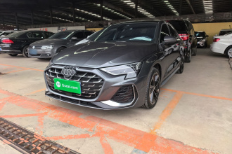 奥迪A3 2025款 A3L Limousine 35TFSI 飞驰尊享型