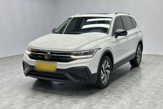 大众 途观L 2024款 出众款 300TSI 自动两驱龙腾版