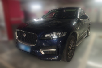 捷豹F-PACE 2018款 改款 2.0T 四驱R-Sport运动版