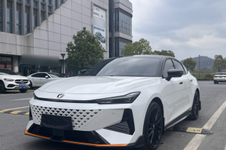 长安UNI-V 2025款 1.5T 500Bar尊贵运动型