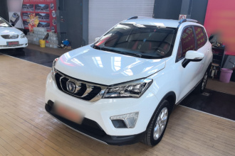 长安CS15 2016款 1.5L 自动时尚版