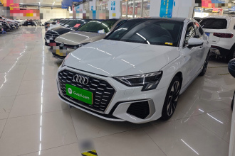 奥迪A3 2024款 A3L Limousine 35 TFSI 时尚运动型