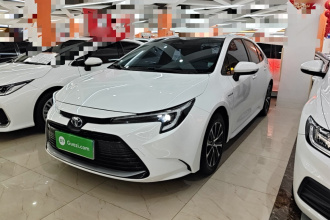 丰田 雷凌 2023款 智能电混双擎 1.8L 豪华版