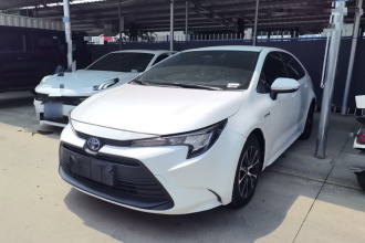丰田 雷凌 2023款 智能电混双擎 1.8L 领先版
