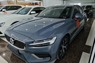 沃尔沃S60 2023款 B4 智逸豪华版