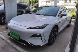 吉利银河 银河E8 2025款 700km 远航智驾版