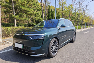 鸿蒙智行 问界M8 2025款 增程 Ultra版 53.4kWh 6座版 (192线激光雷达）