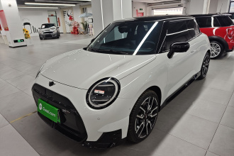 电动MINI COOPER 2024款 452km COOPER SE 赛车手