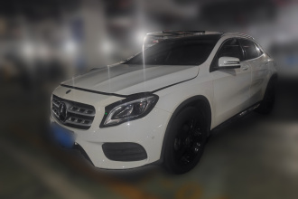 奔驰GLA 2019款 GLA 200 时尚型