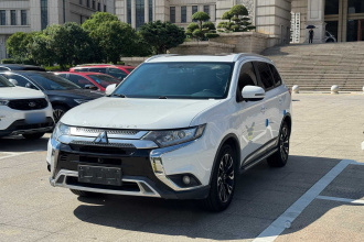 三菱 欧蓝德 2019款 2.0L 两驱畅享版 5座 国VI