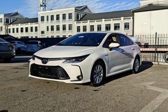 丰田 卡罗拉 2023款 1.8L 智能电混双擎 精英版