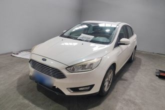 福特 福克斯 2017款 三厢 EcoBoost 180 自动精英型