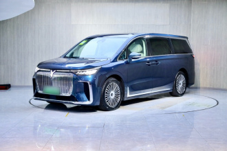 岚图汽车 岚图梦想家 2025款 PHEV 四驱旗舰鲲鹏版