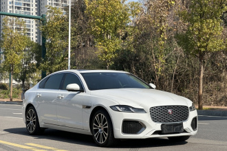 捷豹XFL 2024款 2.0T P250 两驱尊享豪华版