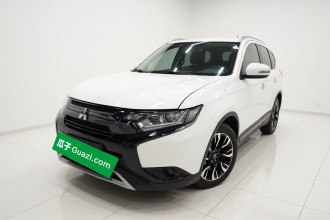 三菱 欧蓝德 2020款 2.0L 两驱畅享版 5座