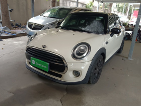 MINI 2019款 1.5T COOPER 艺术家 五门版