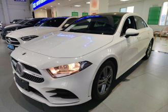 奔驰A级 2022款 改款 A 180 L 运动轿车